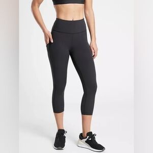 Athleta Ultimate Capri Stash Pocket 7/8 Tight Pants sz SP